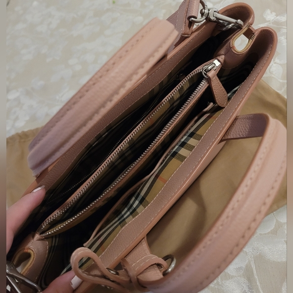 BURBERRY Medium Banner in Leather and Vintage Check- Ash Rose - Picture 3 of 6